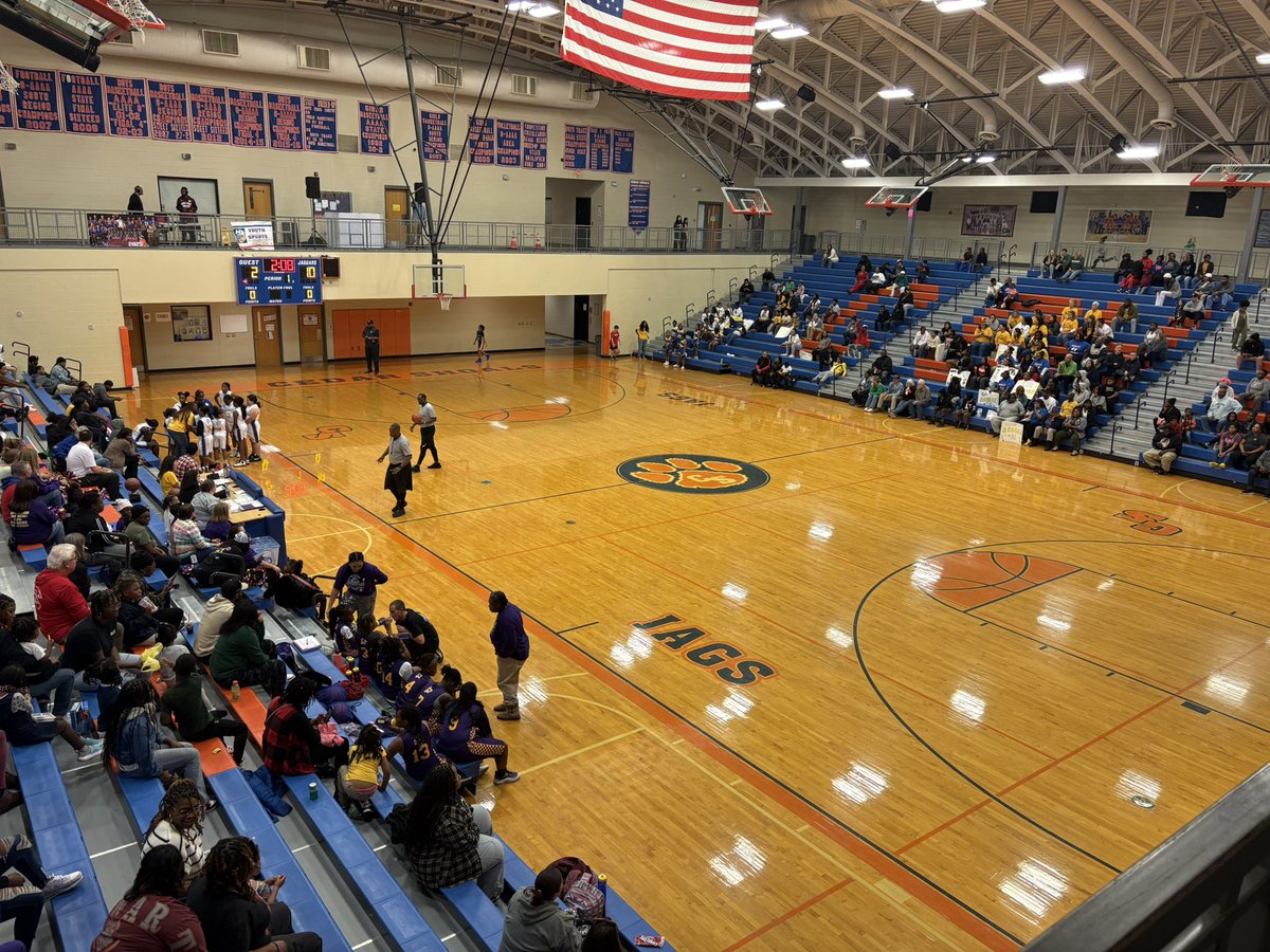 kellygirtz's tweet image. Congrats to the Burks Elem Tree Frogs for their second consecutive countywide b-ball championship! The CCSD-ACC Youth Sports Initiative has now made 6 sports accessible to all 4th-8th grade students in the system, with a generous startup grant from the UGA Athletic Assn. Onward!