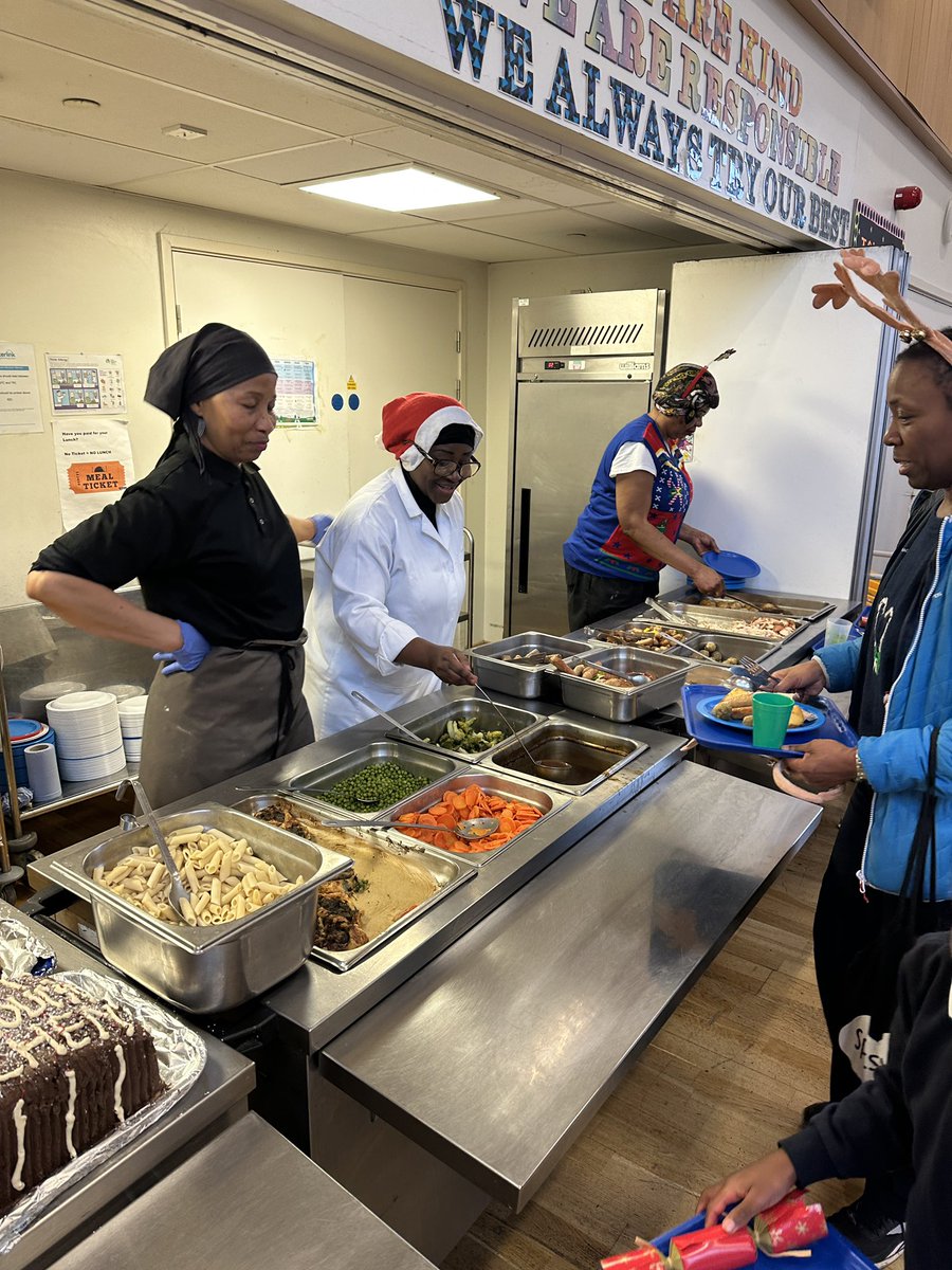 AshmountPrimary's tweet image. Thank you to the whole school community for a fabulous Christmas lunch today with wonderful support from the kitchen team and Caterlink.