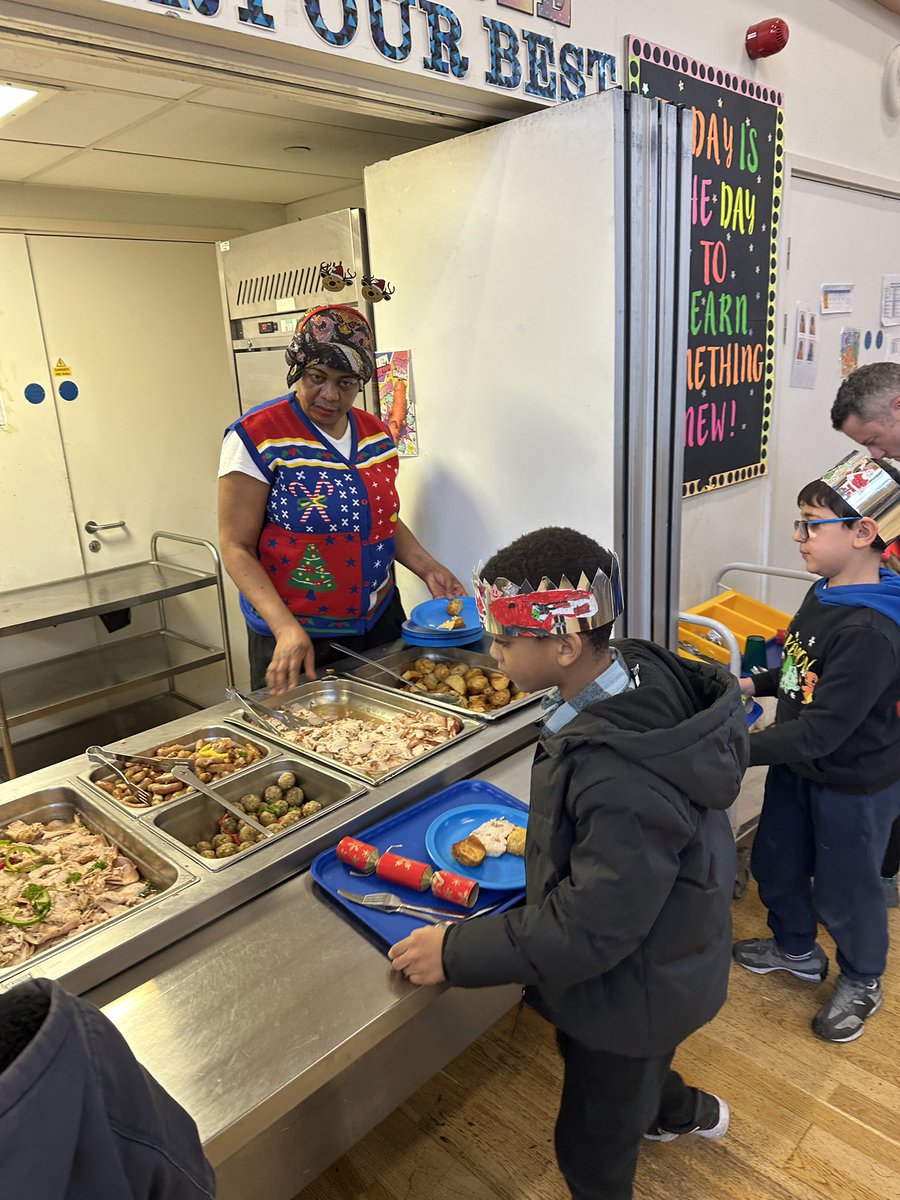AshmountPrimary's tweet image. Thank you to the whole school community for a fabulous Christmas lunch today with wonderful support from the kitchen team and Caterlink.