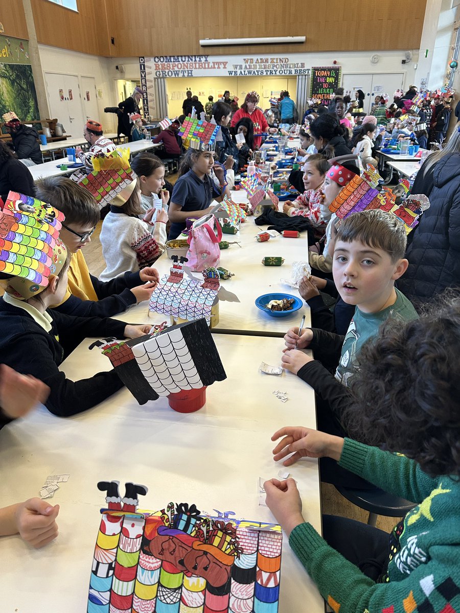 AshmountPrimary's tweet image. Thank you to the whole school community for a fabulous Christmas lunch today with wonderful support from the kitchen team and Caterlink.