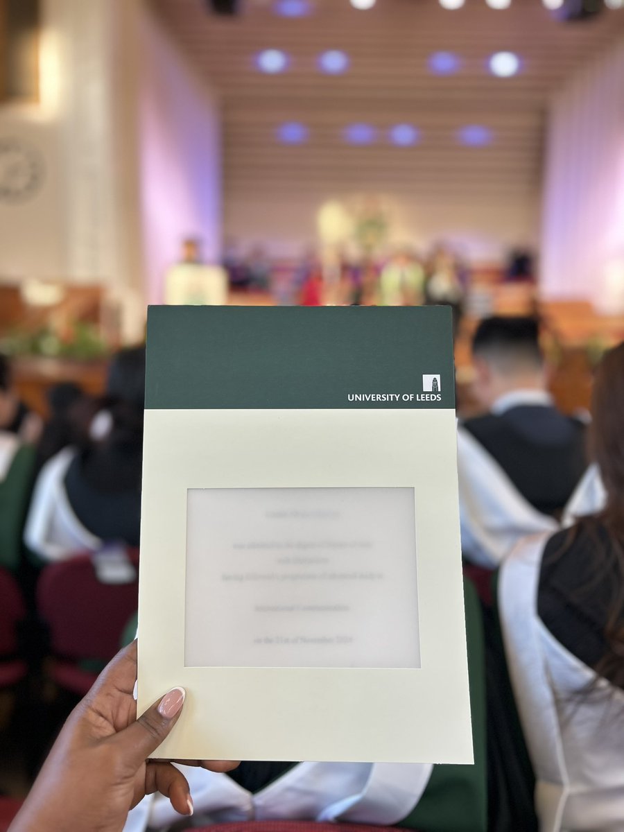 LindahMbaisi's tweet photo. The DISTINCTION is coming home! π°πͺ
#LeedsGrad #ForeverLeeds
π©πΎβπ https://t.co/D5vsLVYZgJ
