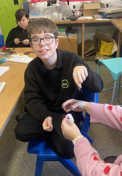 TheHubSchoolER's tweet photo. A day of fun and Christmas crafting, well done they look amazing 🎅 https://t.co/5FJkmrDmWM