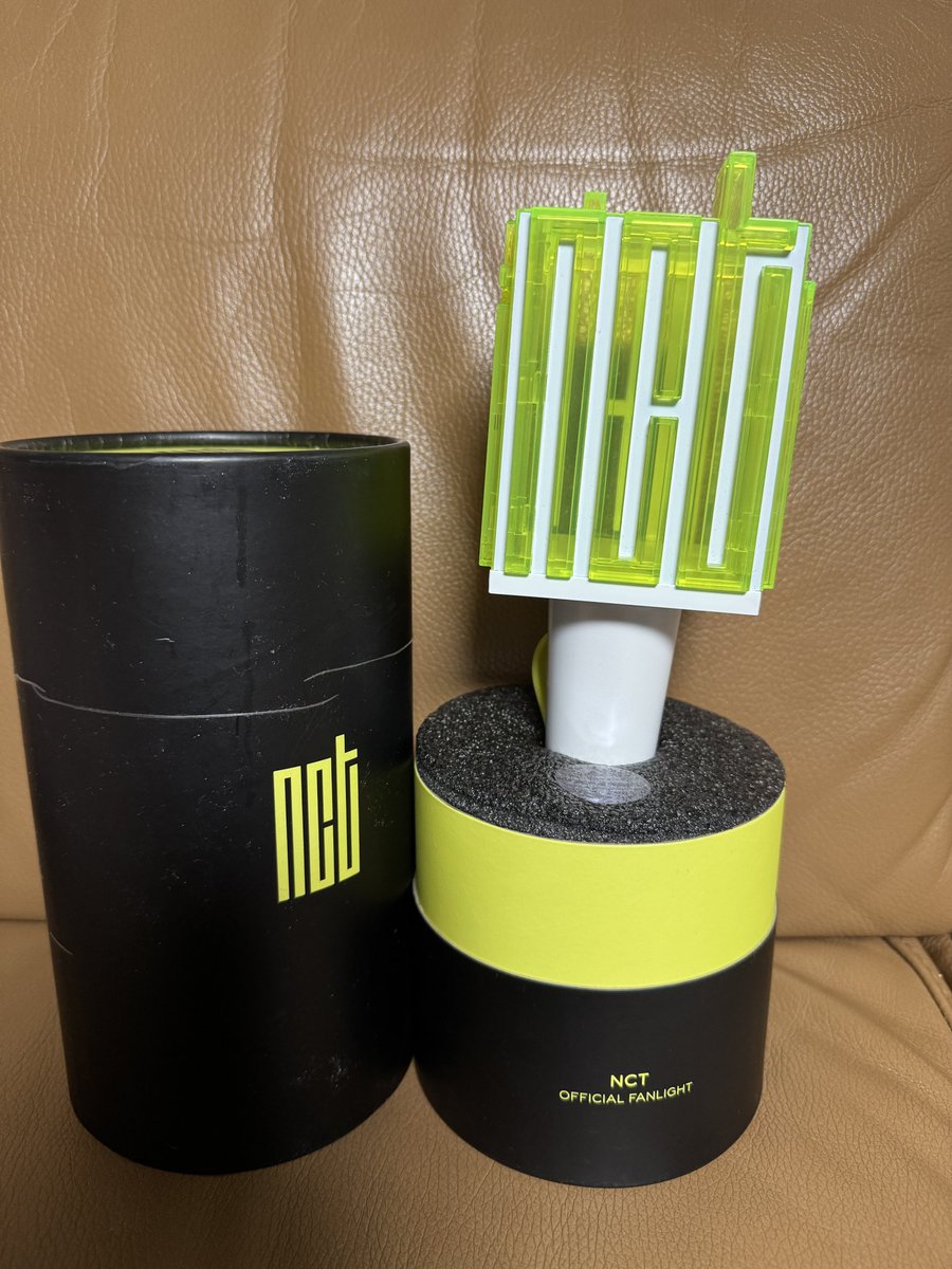 kungyaming's tweet photo. 응원봉 양도합니다!

NCT 믐뭔봉 - 2.0 , 박스 있음, 3번 들음
시아준수 코코넛봉 - 3.0, 박스 없음, 2번 들음
택배비 별도 

다 불 잘들어와요~! 콘서트 한번이라도 가면 응원봉 필수로 생각하는 사람이라,,, 디엠은 알림이 잘 안오니 멘션 먼저 남겨주시면 좀 더 빨리 확인할 수 있어요! https://t.co/5KM6abykNM