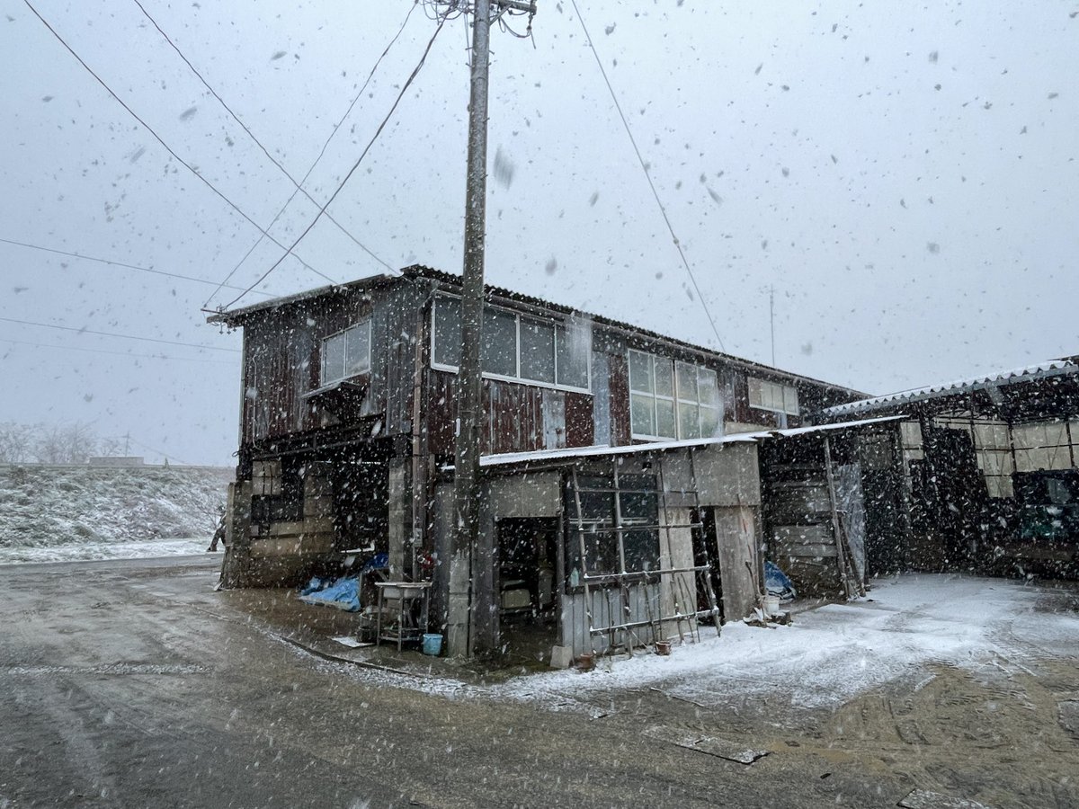雪です。
長野市。
小坂商会。

#土壁製造
#アトリエデフ