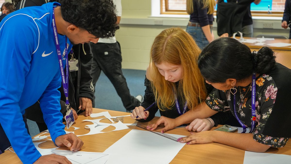 Business and Economics students took part in the International Trade Simulation this week which was introduced by Katie Baker, a current American Express employee.

Read more about it here bexhillcollege.ac.uk/18752-2/

#BexhillCollege  #OutstandingCollege #OutstandingOpportunities