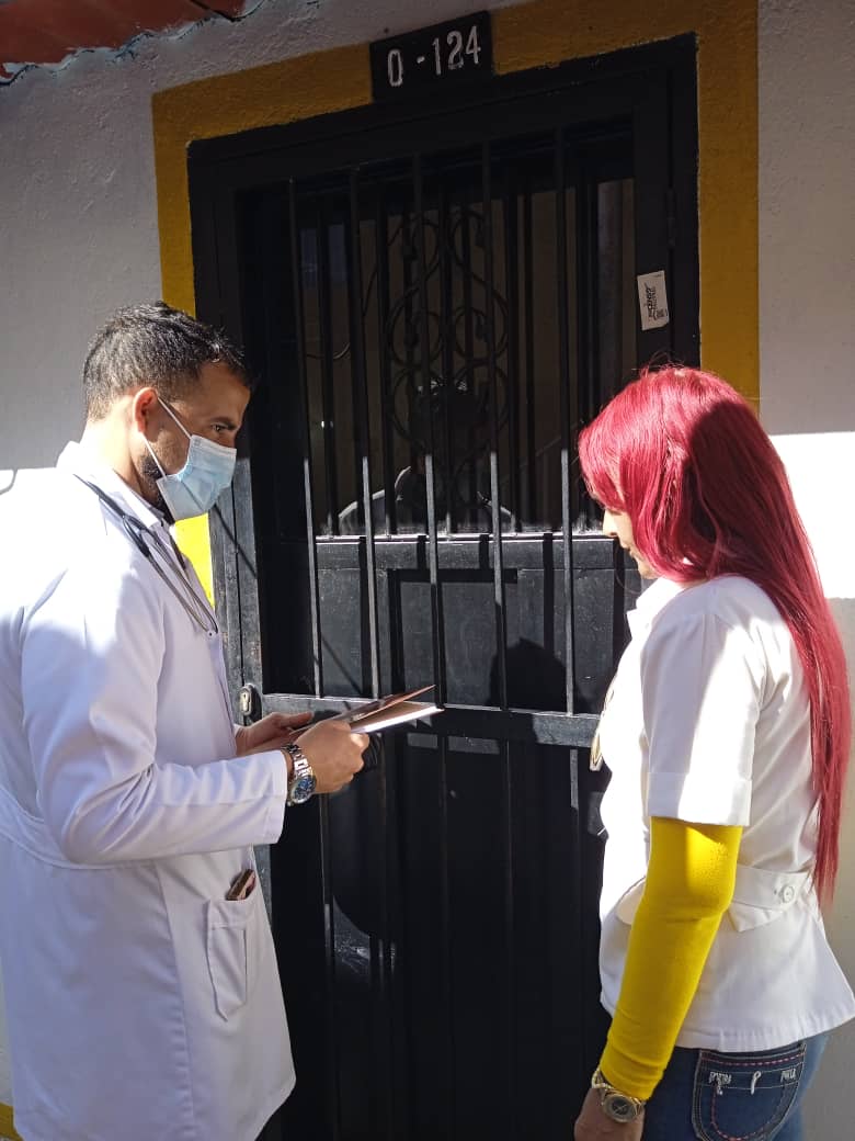 Brigada del CDI Milla realiza casa a casa en sus comunidades. Por una mayor calidad de vida para los hermanos venezolanos en el estado Mérida. #CubaPorLaVida