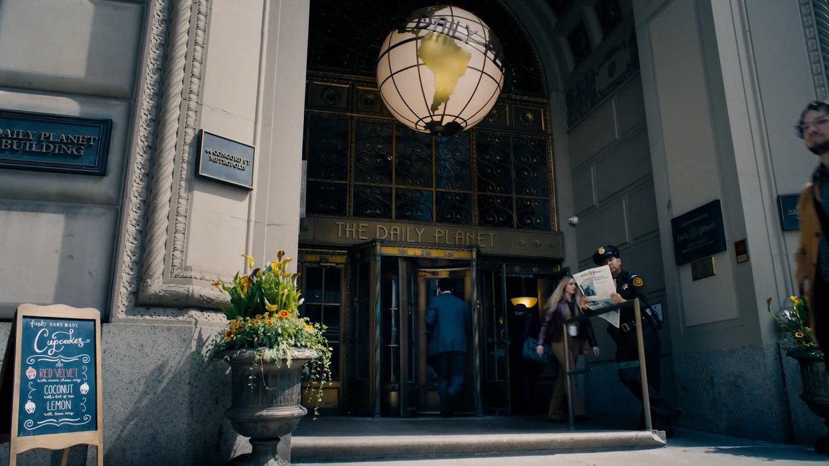 DCUBrief's tweet photo. The golden aesthetic for the Daily Planet in #Superman is stunning https://t.co/MVweldge57