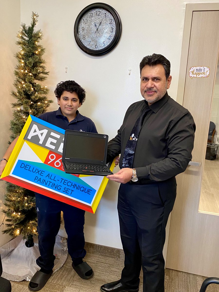 HCDSB WelcomeCentres (@hcdsbwelcome) on Twitter photo A Newcomer ML student from
<a href="/AssumptionHCDSB/">Assumption</a>
received a generous donation from the staff at the Welcome Centre to support his educational success, presented by Settlement Worker, <a href="/jalil_juboory/">Jalil Aljuboory</a> & VP, @kdavisty. A Newcomer ML student from
<a href="/AssumptionHCDSB/">Assumption</a>
received a generous donation from the staff at the Welcome Centre to support his educational success, presented by Settlement Worker, <a href="/jalil_juboory/">Jalil Aljuboory</a> & VP, @kdavisty.