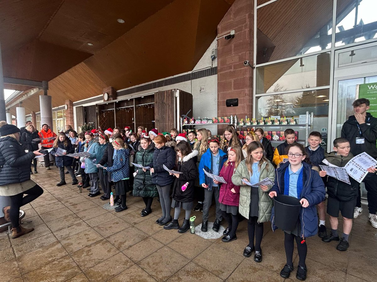 Llanfoist Fawr Primary School (@llanfoistpri) on Twitter photo Well done Years 5&6 for a wonderful effort carol singing at <a href="/waitrose/">Waitrose & Partners</a> Abergavenny. The biggest thank to all of our families that came out in the rain to support 🎄🥶 Well done Years 5&6 for a wonderful effort carol singing at <a href="/waitrose/">Waitrose & Partners</a> Abergavenny. The biggest thank to all of our families that came out in the rain to support 🎄🥶