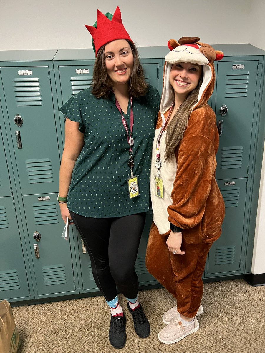 Elf vs reindeer! Love these dress up days. <a href="/BeckJuniorHigh/">Beck Junior High</a> #connectatbeck