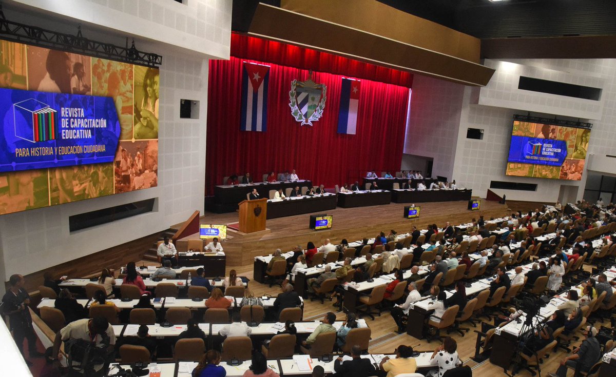 En el Cuarto Periodo Ordinario de Sesiones de la X Legislatura de <a href="/AsambleaCuba/">Asamblea Nacional Cuba</a> se informa sobre la Estrategia Energética del país. Fue muy aportador el debate, en la mañana, sobre nuestras más jóvenes generaciones, que son la continuidad. #PoderPopular