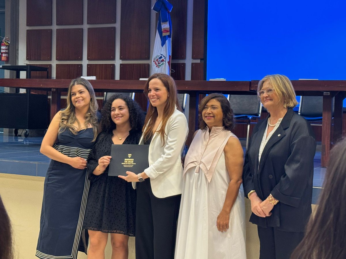 cedbruz's tweet photo. Grateful and honored to celebrate this milestone as a Teaching Assistant I in the @PPCR_Course  and to receive the Outstanding TA I recognition. 

Thankful for this journey &amp; amazing colleagues!

Applications open!
Deadline: Dec 31
https://t.co/U9n8GU8R3C https://t.co/ipZAwMMksk