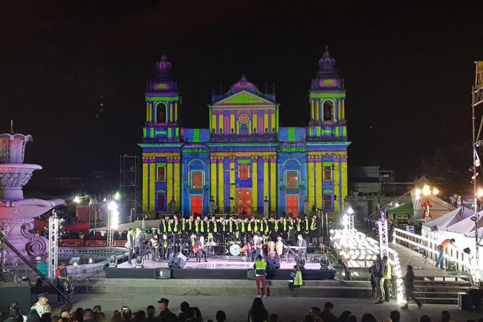soy_502's tweet image. Disfruta del show de mapping en la Catedral Metropolitana

❤️ Ven y vive la magia de la Navidad en la Catedral Metropolitana.🎄 #EspírituNavideño

bit.ly/3P18kP4