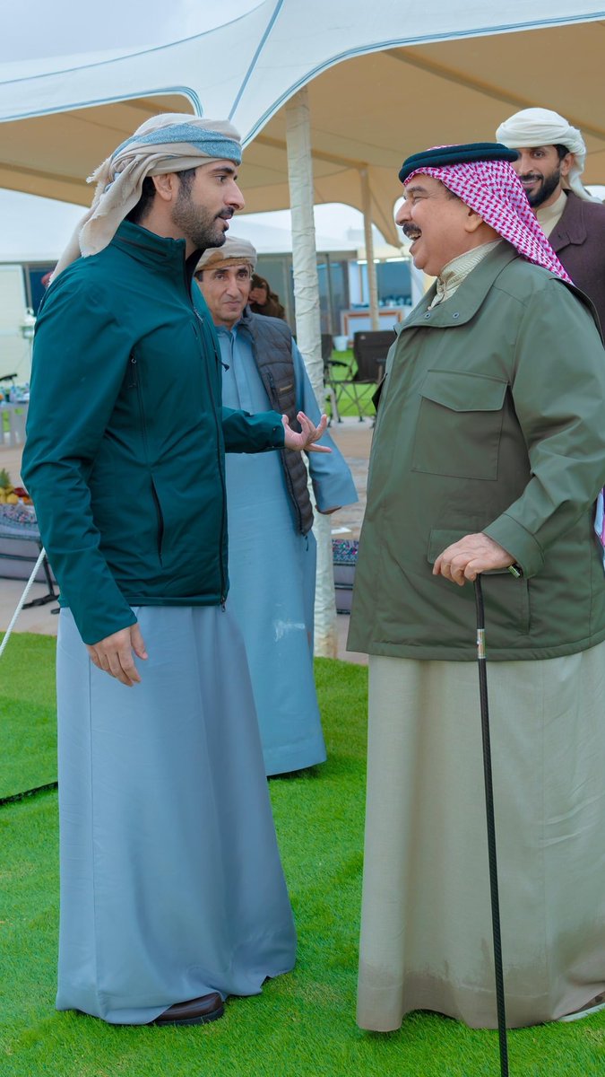 جلالة الملك حمد بن عيسى آل خليفة، ملك مملكة البحرين الشقيقة، وسمو الشيخ حمدان بن محمد بن راشد آل مكتوم، ولي عهد دبي نائب رئيس مجلس الوزراء وزير الدفاع، وسمو الفريق الركن الشيخ ناصر بن حمد آل خليفة مستشار الأمن الوطني الأمين العام لمجلس الدفاع الأعلى قائد الحرس الملكي البحريني،