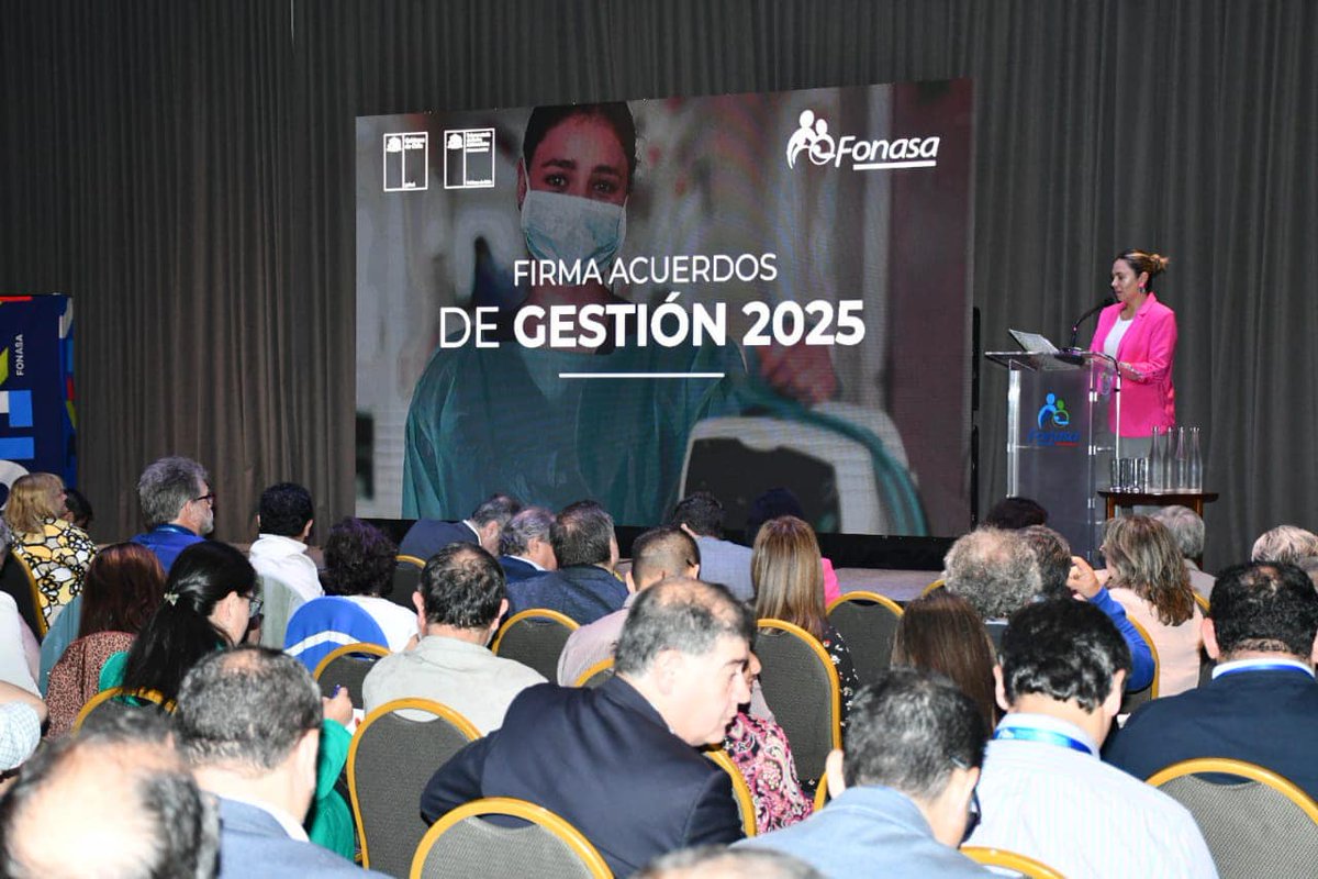 SSVSA participa en jornada de Firmas de Acuerdos de Gestión 2024 de <a href="/Fonasa/">Fonasa - Fondo Nacional de Salud - Chile</a>  

El director del Servicio de Salud Valparaíso-San Antonio <a href="/SSVSA/">SaludValpoSanAntonio</a> participó en la Jornada de Acuerdos de Gestión 2024, instancia liderada por Camilo Cid, director de <a href="/Fonasa/">Fonasa - Fondo Nacional de Salud - Chile</a> , y el subsecretario de Redes