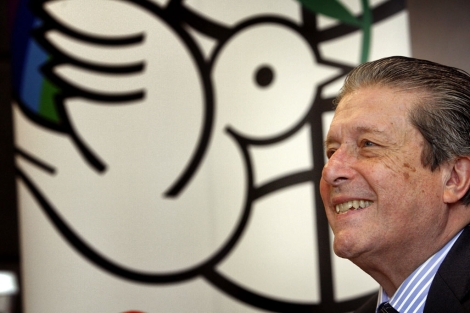 elpce's tweet photo. ⚫️ Lamentamos el fallecimiento de Federico Mayor Zaragoza, trabajador incansable por la paz y por los derechos humanos, comprometido en la lucha común por un mundo más justo.

¡Hasta siempre, compañero! 💐 https://t.co/vdkKDtGaj5
