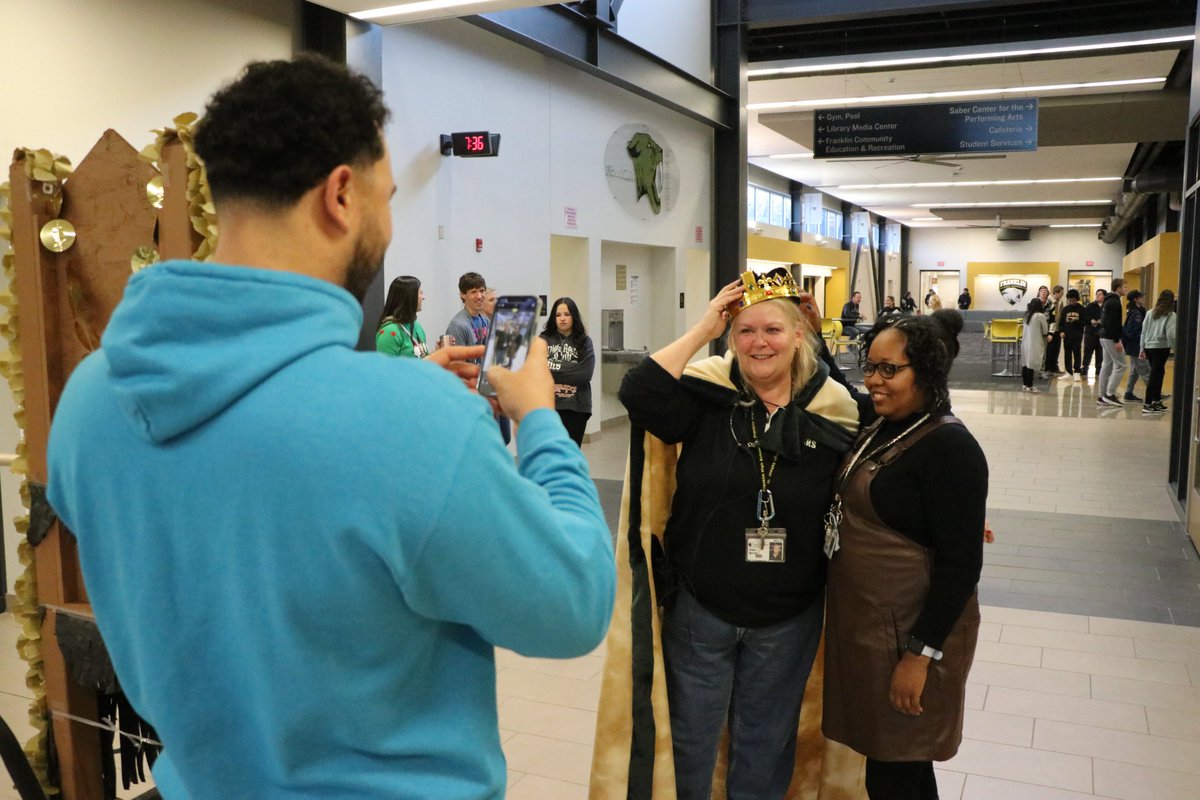 Yesterday FHS honored 25-year Educational Assistant Peggie Watson, "P.WATS", with a "Gold Ride" through the halls where all staff and students turned out to celebrate her. Congrats on retirement, P.WATS! You will be missed!  Video: youtube.com/watch?v=SCI-CS…