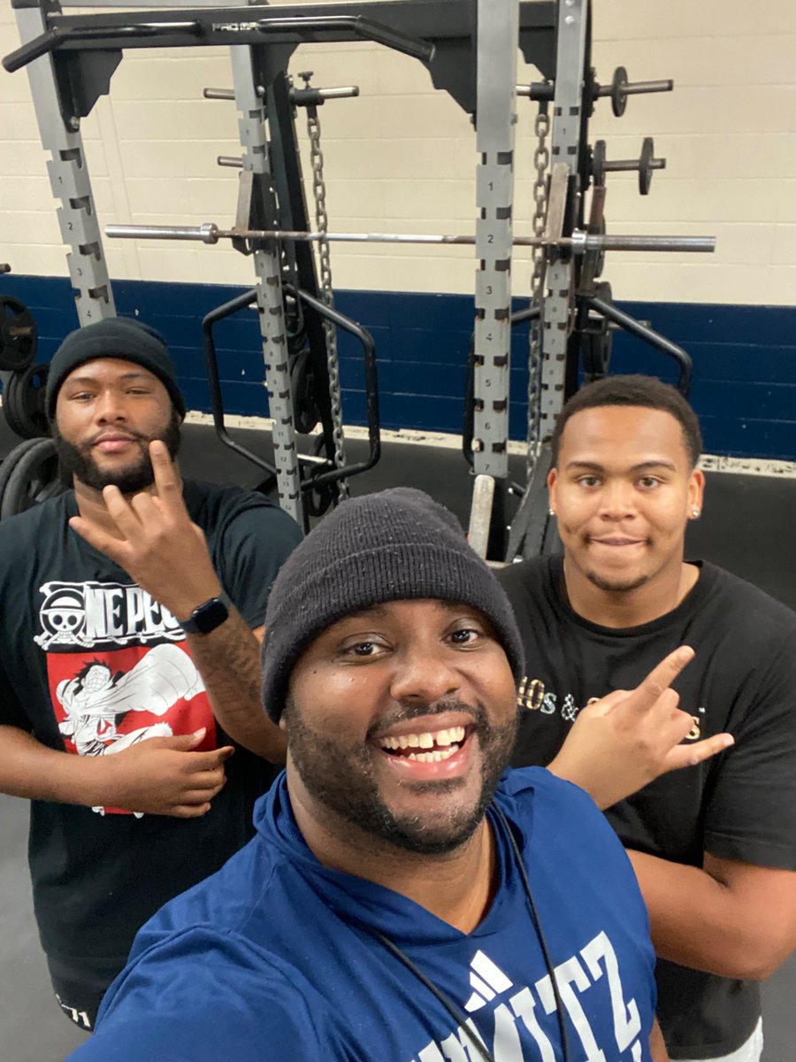 Coach Davis (@coachdavisoline) on Twitter photo Relationships are the greatest wealth!!! Shout out to <a href="/jevale_roberson/">Jevale Roberson</a> <a href="/Bigtez05/">Kortez ‘’Big Tez’’Winslow</a> for stopping by and getting some work in!! Love you guys!!! Go be great and continue to push the limits!! Relationships are the greatest wealth!!! Shout out to <a href="/jevale_roberson/">Jevale Roberson</a> <a href="/Bigtez05/">Kortez ‘’Big Tez’’Winslow</a> for stopping by and getting some work in!! Love you guys!!! Go be great and continue to push the limits!!