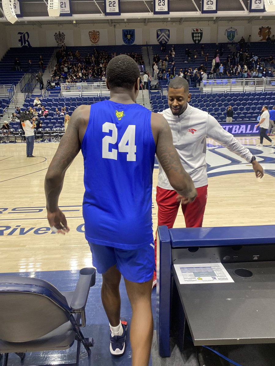 DavisFalconsMBB's tweet image. 17pts, 8 Rebs and a 1pt win over Rice U. BOD Fam stand up! Proud of you my dude. Bigtime. @44greg1