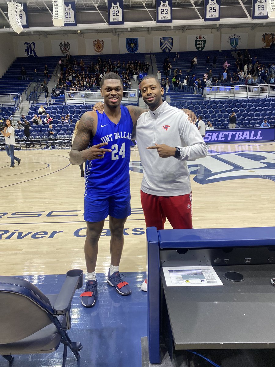 DavisFalconsMBB's tweet image. 17pts, 8 Rebs and a 1pt win over Rice U. BOD Fam stand up! Proud of you my dude. Bigtime. @44greg1