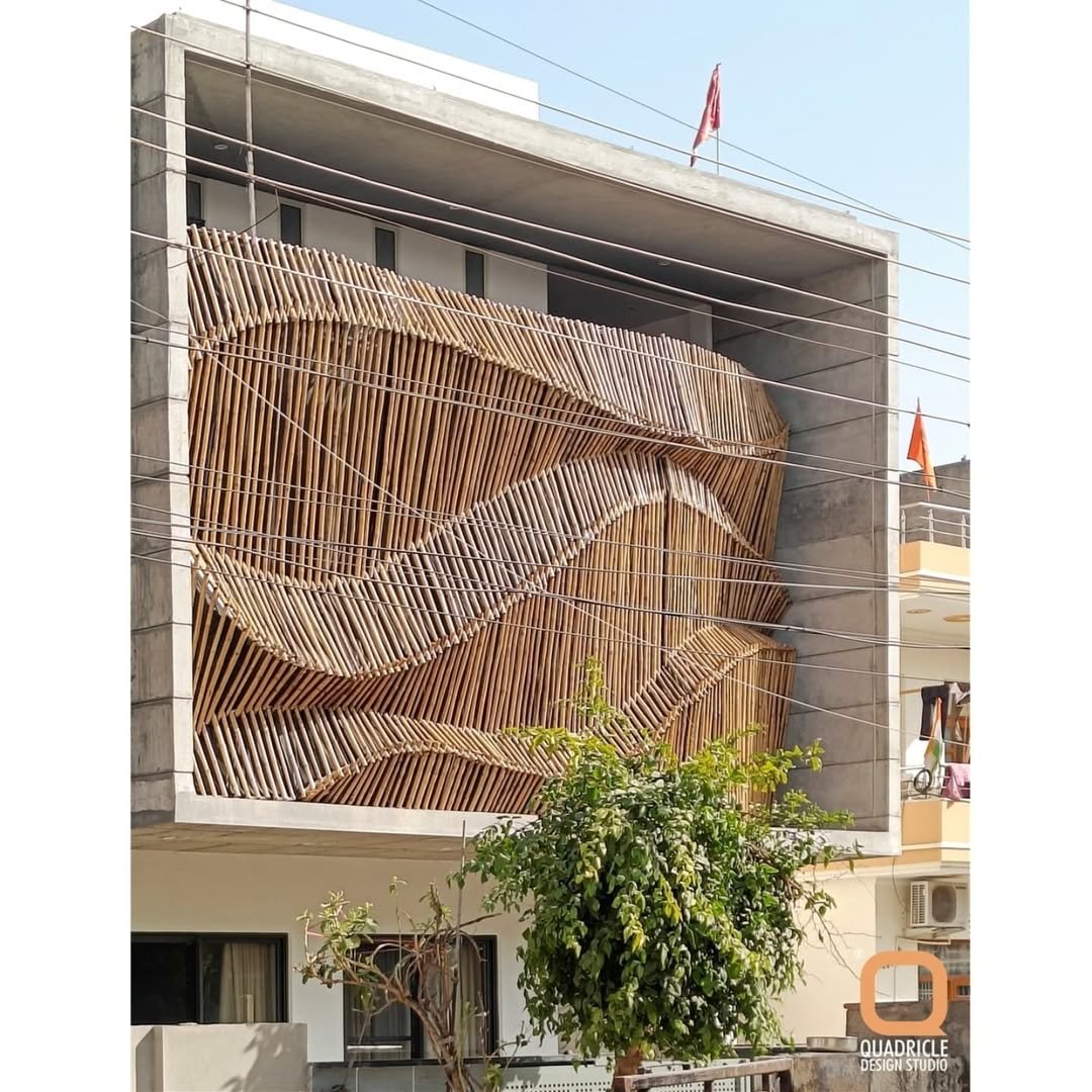 This particular FACADE Appears unnecessary, in my opinion, or what do you think? 🤔