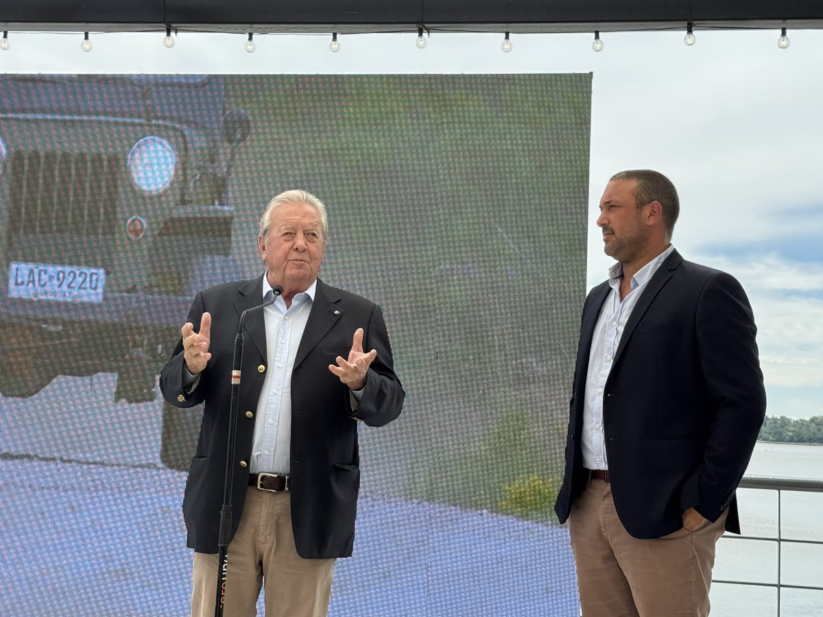 ColoniaTur's tweet photo. Se presentó la Campaña "Colonizá el Verano". Participaron el Intendente, Carlos Moreira Reisch; el Srio. Gral, Guillermo Rodríguez; el Director de Turismo, Martín de Freitas y el Presidente de la Asociación Turística , Andrés Castellano, junto a empresarios, prensa e invitados. https://t.co/KWWPWRgmZ0