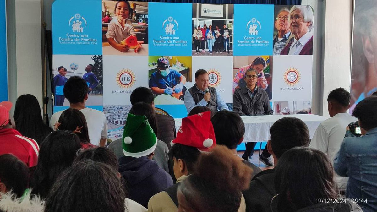 CapiZapataEC's tweet photo. Aprendemos de los jóvenes.
Visité a estudiantes de 1ro a 3ro de bachillerato del colegio Una Familia de Familias, en #Pomasqui.
👏Agradezco su recibimiento y tan valiosas lecciones de vida.
Seguimos recorriendo nuestras queridas parroquias rurales.
#CapiAmigo
Pasa la voz 📢 https://t.co/Hb4k1yh9Ap