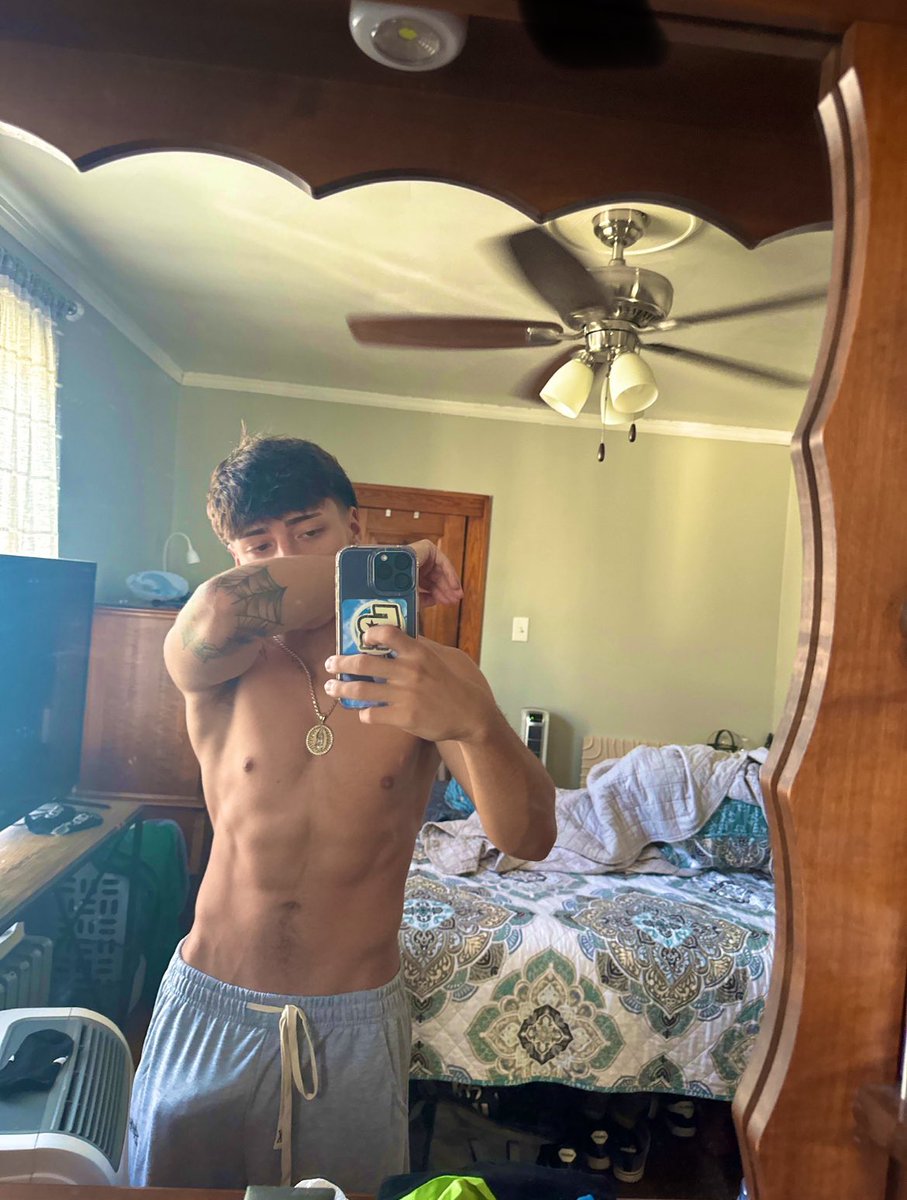 Real5ddie's tweet photo. @BuzzingPop Who wants to be my friend too?🫣 https://t.co/U58rq4IhQF