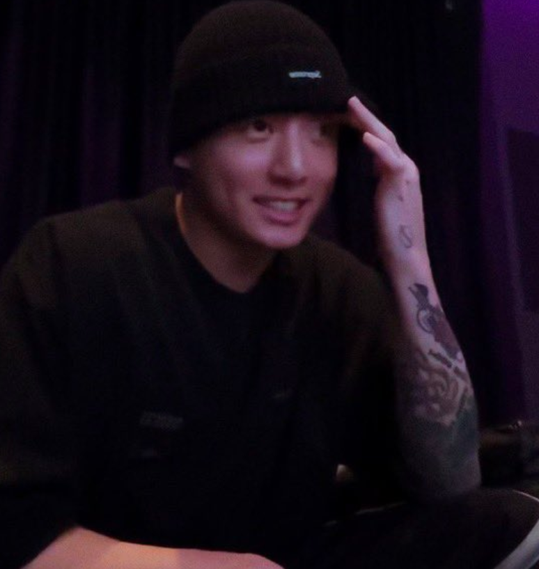 AboutMusicYT's tweet photo. ENHYPEN's Jungwon and BOYNEXTDOOR's Jaehyun watched Jungkook's recent live. https://t.co/9tmPULfz2q