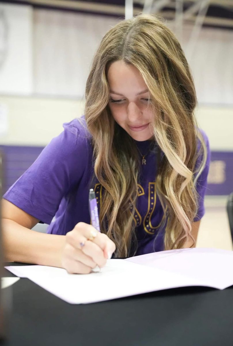 Amberly Dempster tweet media