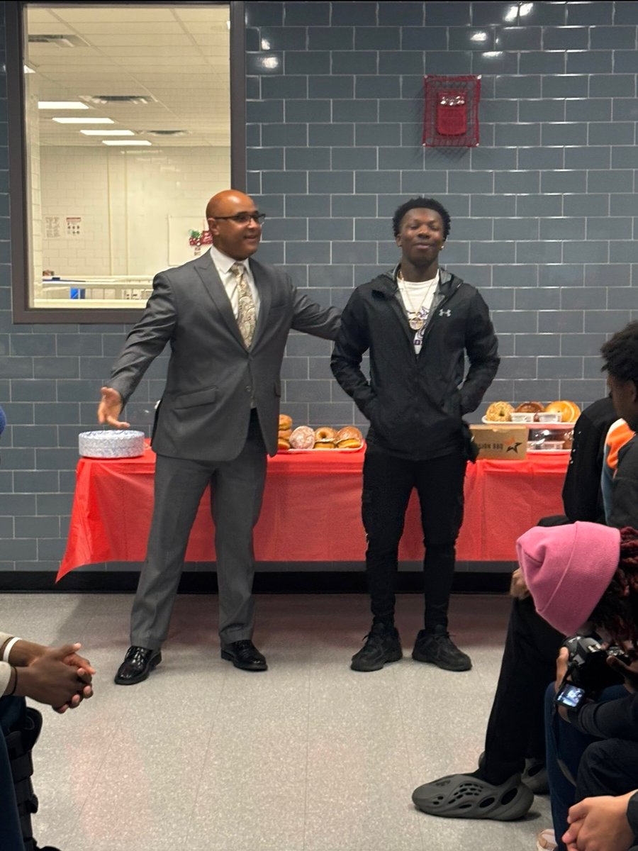 Monroe's SMART program participated in their winter celebration this week. From our SMART family to yours, Happy Holidays!