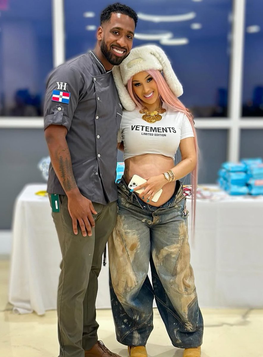 BardiUpdatess's tweet photo. Cardi’s daughter Kulture left a sweet to their chef. 🥹💕 https://t.co/Tq8NZ8b7m0