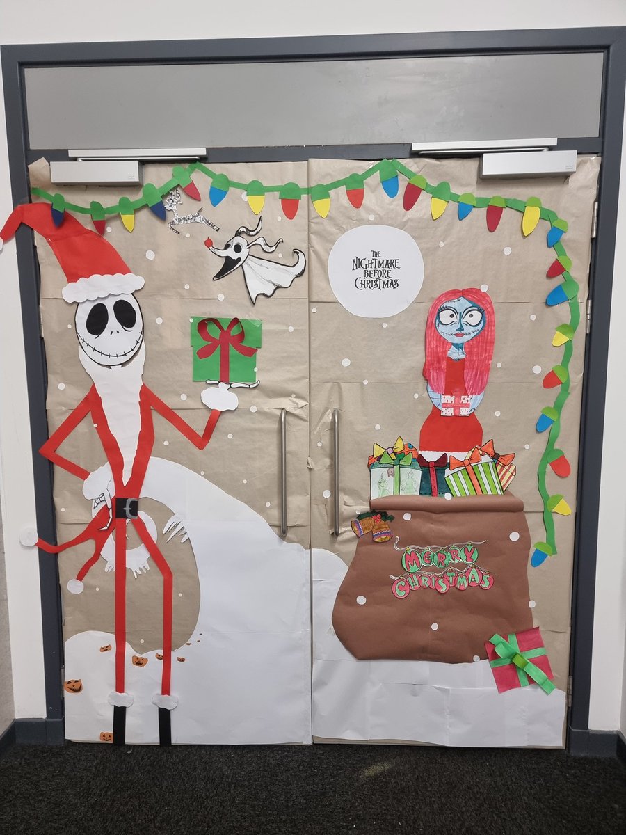 Christmas door thanks to s2 &amp; s3 pupils 🎅🎄