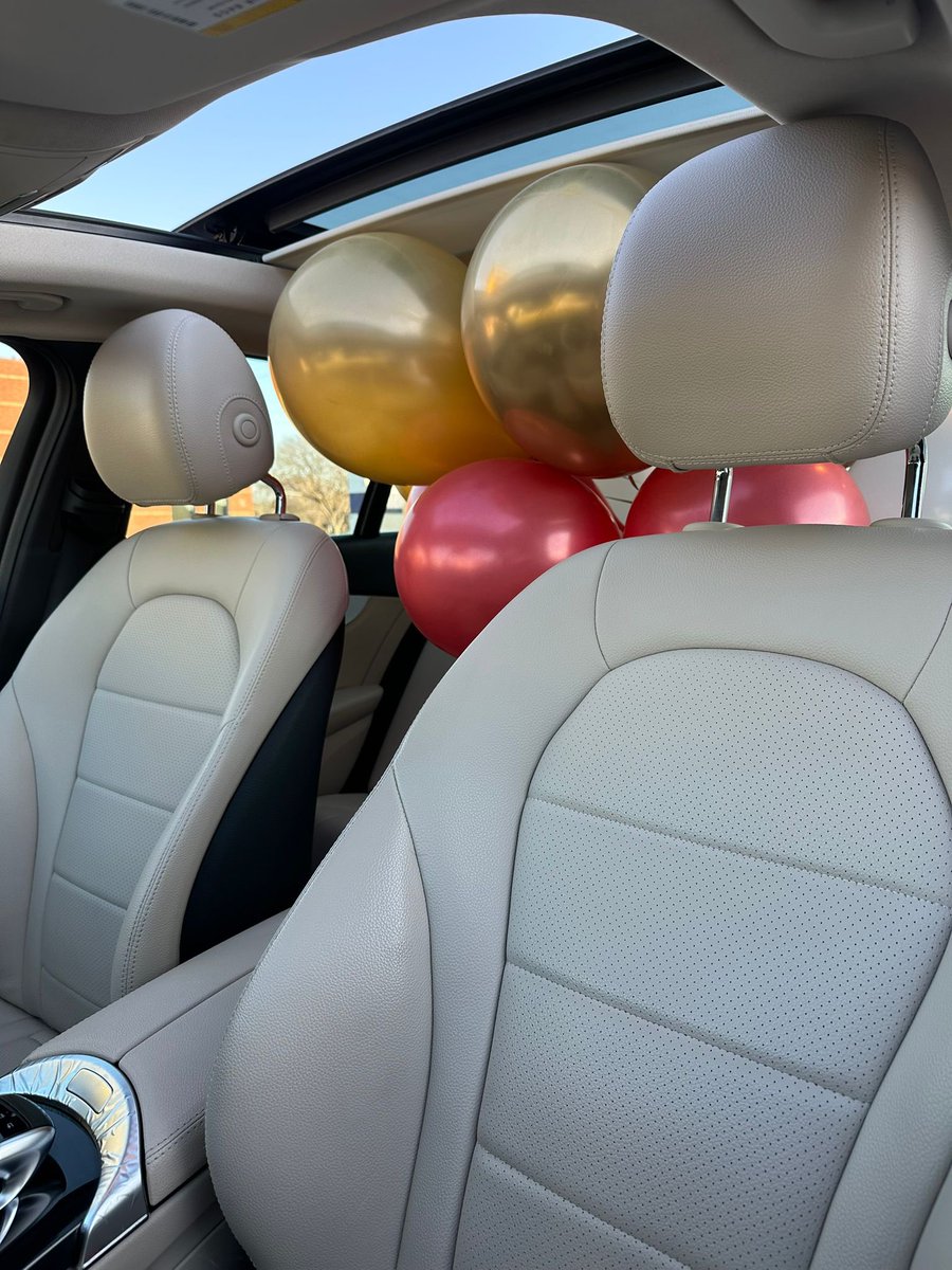 Cheezy_Officiel's tweet photo. 🎈Brand new Mercedes pour ma reine❤️ 

Merci pour ton amour et ton soutien sans faille. Tu mérites bien plus que ça mais c’est que le début.Prends en bien soin de ce cadeau. Si tu es fatigué de ça ,je te refais sortir une autre Bête☺️

#Afrocommando🥷 https://t.co/vyZJST5J2a