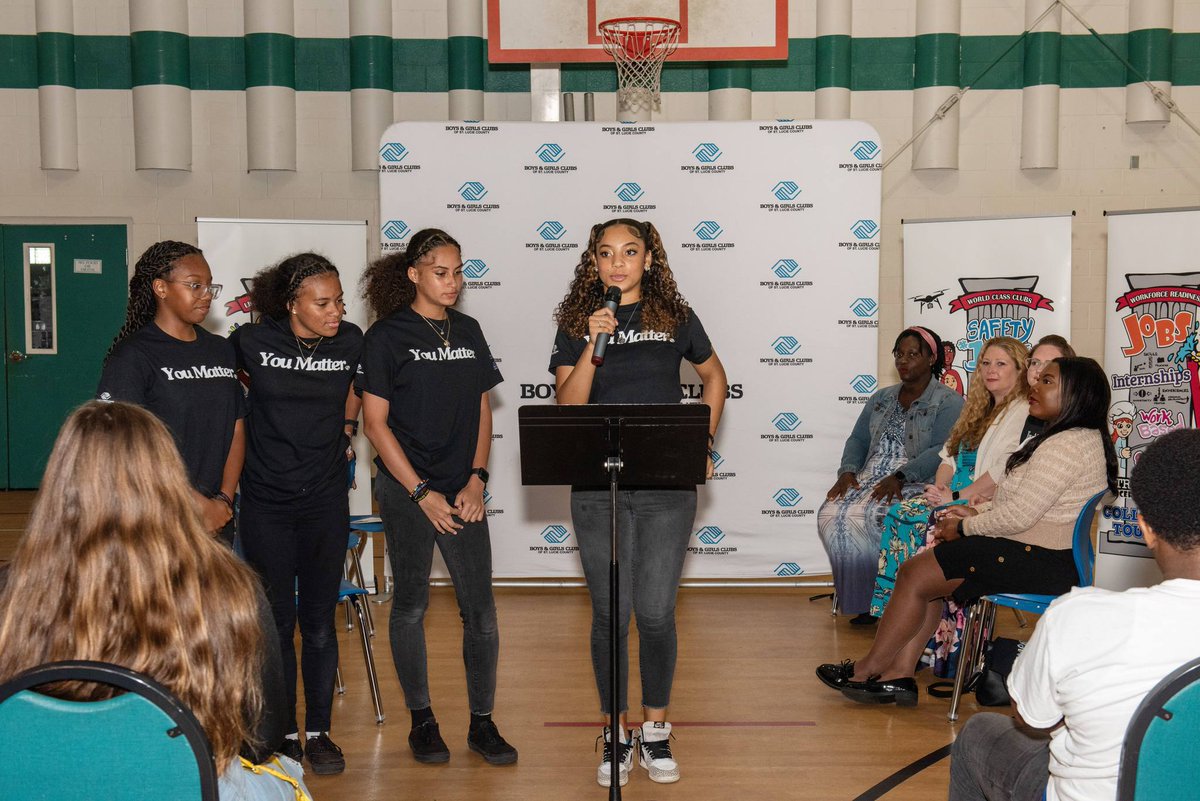 BGCA_Clubs's tweet photo. This week, we’re celebrating the amazing work Boys &amp; Girls Club teens do in their communities. Supported by the NFL @InspireChange initiative, these teens have stepped up to create lasting change &amp; tackle important issues! 💙 https://t.co/thzqS1ODtK