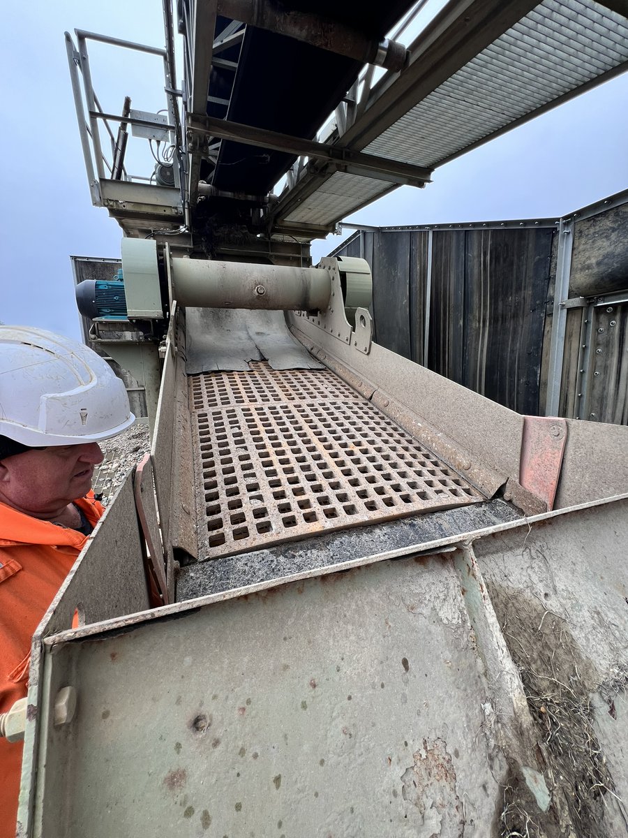 Hewitt Robins has recently installed a V11 1.20m x 4.00m Inclined Triple Deck Screen, resolving long-standing issues with the previous screen.

Read more about this project ➡️ ow.ly/n9IK50UsFFO

 #HewittRobins #InclinedScreen #TripleDeckScreen #ProjectSuccess #HewittRobins