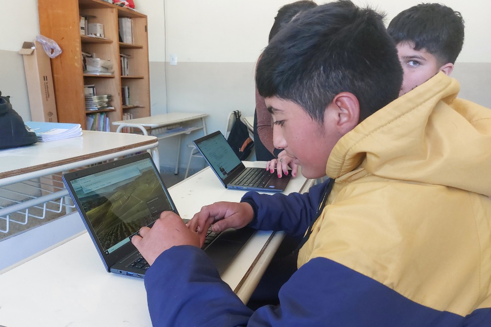 gobdecordoba's tweet photo. 👉🏽 El #SIEE abarca cuatro componentes: la evaluación de políticas educativas, la evaluación institucional escolar, la evaluación de los aprendizajes y la evaluación del desempeño docente.

Esta política se inscribe en el marco de la Ley Provincial de Educación N° 9.870 y el Plan de Desarrollo Educativo 2024-2027, con proyección 2033. 📥 

#SeguimosHaciendo #CórdobaNoPara