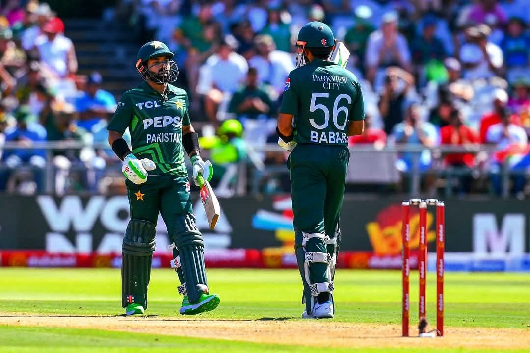 CBWhuzaifa's tweet photo. 16 century stands in international cricket between these two 👑

80 From Rizwan
73 From Babar

Well Played RizBar 🫶
#BabarAzam𓃵 #Superman #MuhammadRizwan #PakistanCricket #PAKvsSA #SAvPAK #riyadh https://t.co/qZjnMuC5mB