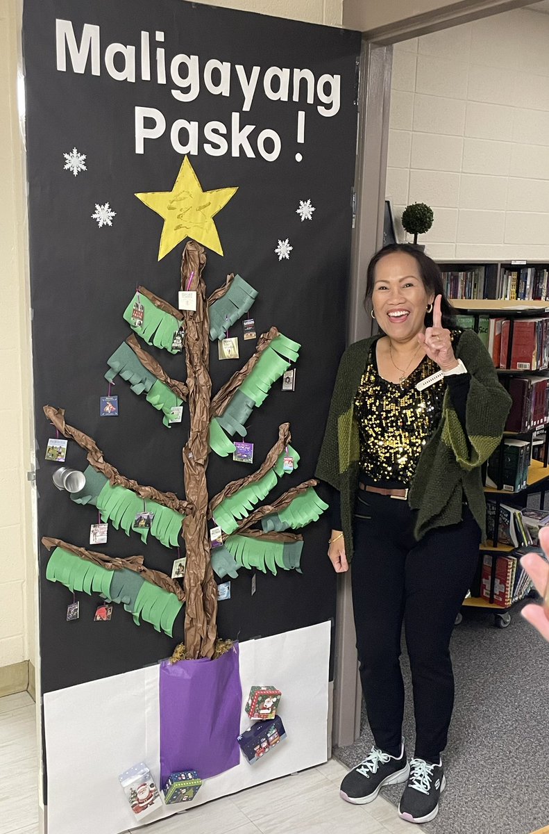 The winner of our Christmas Door Decorating contest for ‘other than a classroom’: Mrs Gantly and the library!