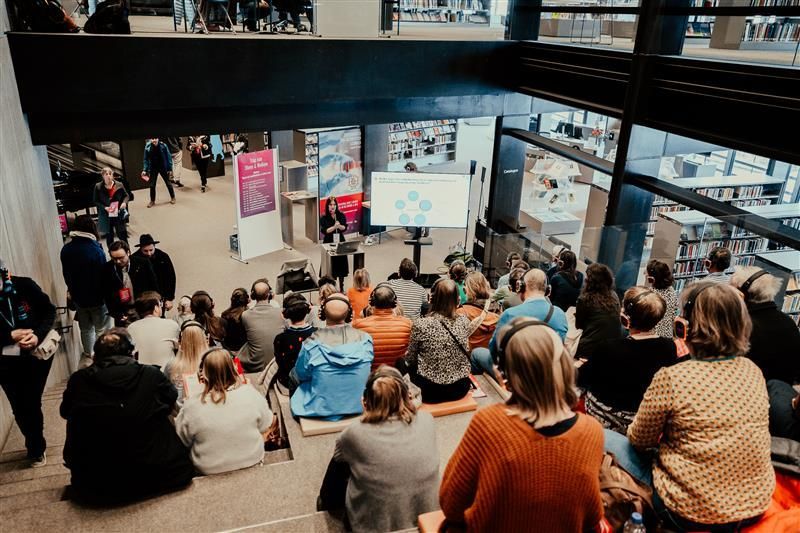 5400 nieuwsgierigen leerden op zondag 24 november op #DVDW wat #energie is, hoe ze sport inplannen in hun drukke leven en zelfs #kleuters ontdekten hoe ze kunnen #programmeren. 🤗 Benieuwd hoe het eraan toeging? Snuif de sfeer op en bekijk de foto's 👉 buff.ly/3BDc06n