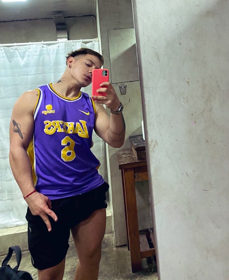 Chudai

onlyfans.com/benjaminezeq