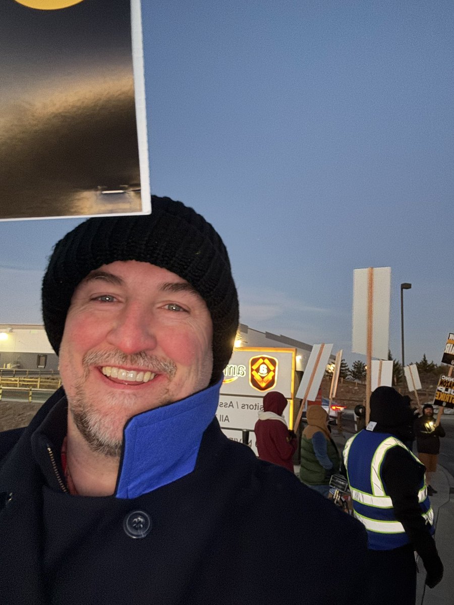 Early morning supporting our local workers, <a href="/Teamsters533/">TEAMSTERS LOCAL 533</a> and <a href="/northernnvlabor/">Northern Nevada Central Labor Council</a>.

The strike is in response to unfair labor practices <a href="/amazon/">Amazon</a>. This is a ULP (Unfair Labor Practice) strike, as Amazon refuses to schedule time to come to the table! #Teamsters