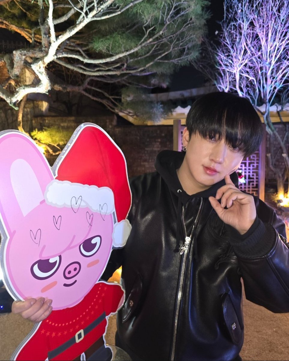 C0CKCRACK3R's tweet photo. ˗ˏˋ jingle bells rock ˎˊ˗

#MAXXTAGRAM #MW_ENT

: ̗̀➛ my cute ass with this fucking cute bunny https://t.co/WaHIKgXySI