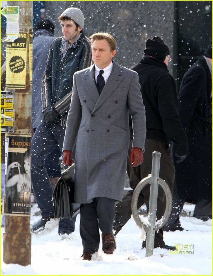 Daniel Craig on the set of the movie "Dream House" (2011)