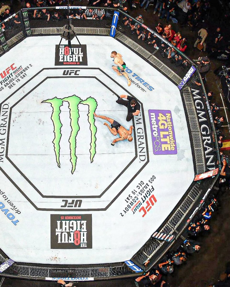 mcgregorufc22's tweet photo. Art 🎨 https://t.co/8bbv9H7mza