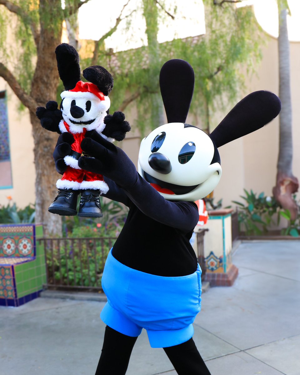 ICTTK's tweet photo. LONG LIVE THE KING 🦁👑

#oswald #oswaldtheluckyrabbit #オズワルド #奧斯華 #disneycaliforniaadventure #dca https://t.co/mlQAY4ss62