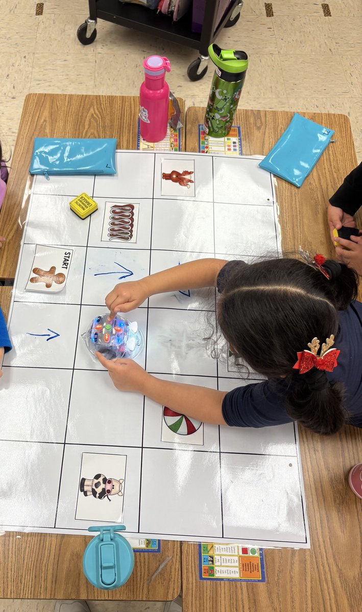 RosanskyTeaches's tweet photo. 1st Graders coding with Blue Bots during our Gingerbread Man SEARCH Lesson! #ComputerScienceWeek #EveryLeopardEveryDay @LowesIslandElem https://t.co/NCSPjJ6quI
