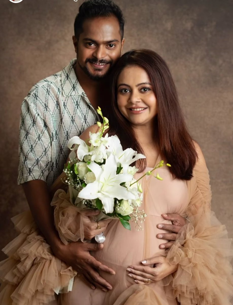 <a href="/Devoleena_23/">Devoleena Bhattacharjee</a> Congratulations 🎉🎊on the arrival of the li'l star wishing your little one a life time of happiness &amp; good health. Choicest blessings! 🧿💐 #DevoleenaBhattacharjee Didi &amp; Shan bhaiya many many congratulations❣️♥️