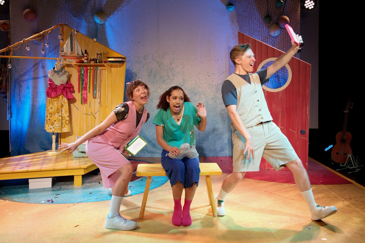 tuttifruttiprod's tweet photo. Today is the last day of 'The Glass Slippers' tour. Well done to an amazing team- Ali, Hope, Jazz and Matthew! 🤩🥳 https://t.co/s7EbN06qrj