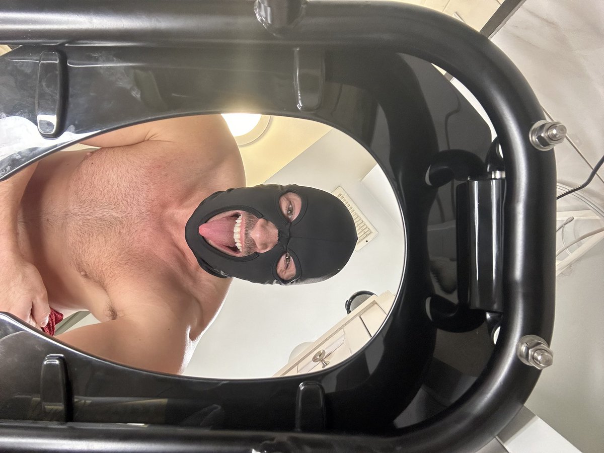 noisyholelover tweet media